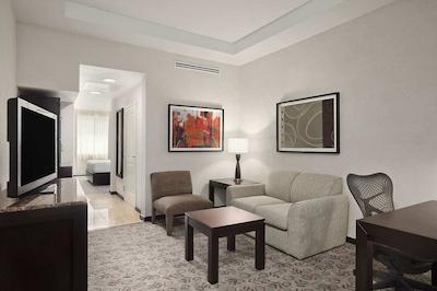 هیلتون گاردن این توکستلا گوتیرز