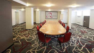 گولدن تولیپ کاسل هتل ریز