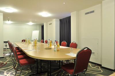 گولدن تولیپ کاسل هتل ریز