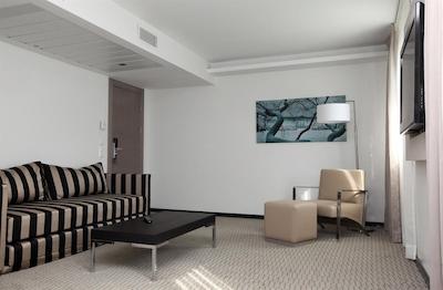 گولدن تولیپ کاسل هتل ریز