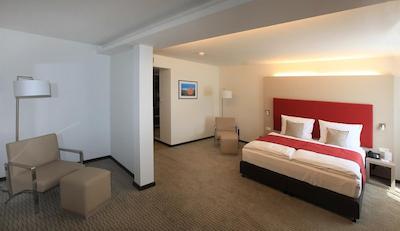 گولدن تولیپ کاسل هتل ریز