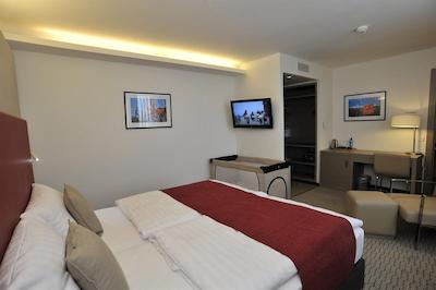 گولدن تولیپ کاسل هتل ریز