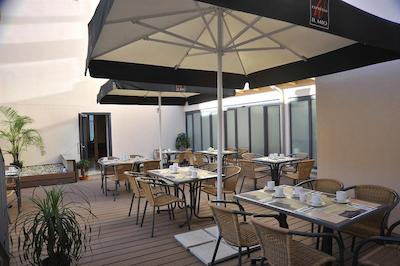 گولدن تولیپ کاسل هتل ریز