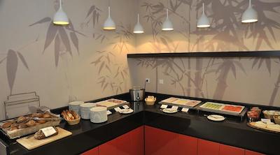 گولدن تولیپ کاسل هتل ریز