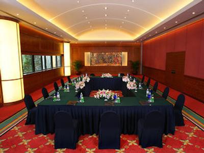 کمپینسکی لوفتانزا سنتر