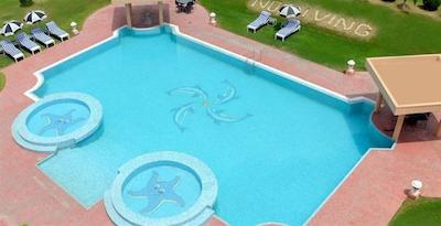 د گلد پالاس اند ریزورت