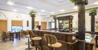 د گلد پالاس اند ریزورت