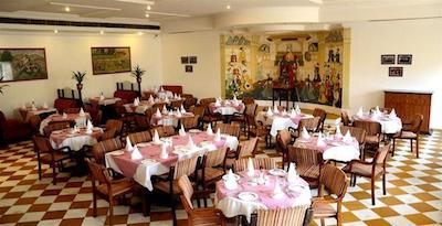 د گلد پالاس اند ریزورت