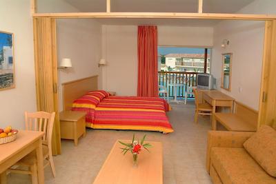 تسُکز پارادیس ویلیج