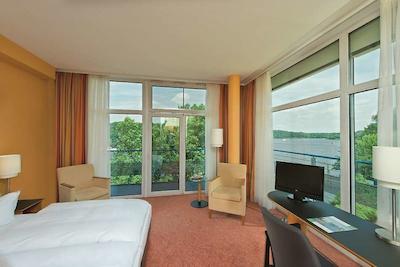 سمیناریز اوندی هتل پتسدام