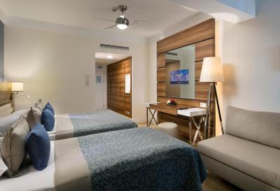 لیماک آتلانتیس دلوکس هتل اند ریزورت