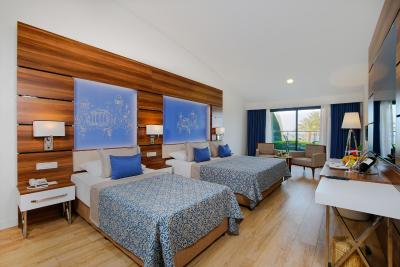 لیماک آتلانتیس دلوکس هتل اند ریزورت