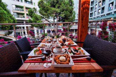 لیماک آتلانتیس دلوکس هتل اند ریزورت