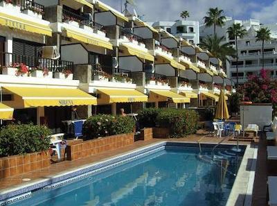 سیرنا مار اپارتمنتز