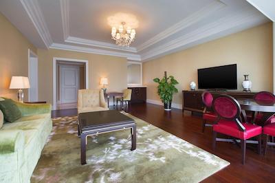 شراتون فوزهو هتل