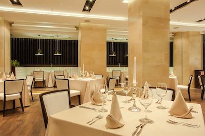 اینترنیشنال هتل کازینو اند تاور سوئیتس