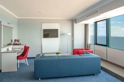 اینترنیشنال هتل کازینو اند تاور سوئیتس