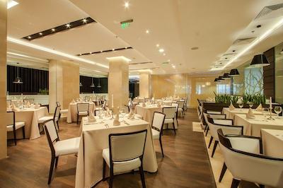 اینترنیشنال هتل کازینو اند تاور سوئیتس