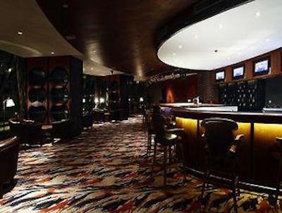 هوارد جهنسُن سانشین پلازا نینگبو