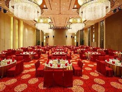 هوارد جهنسُن سانشین پلازا نینگبو