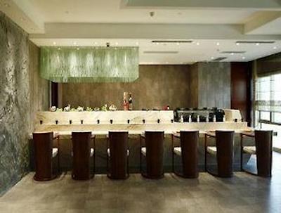 هوارد جهنسُن سانشین پلازا نینگبو