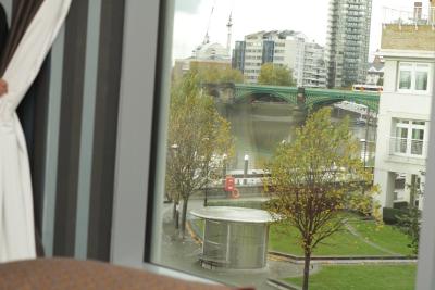 رافل اُن د لفت بانک