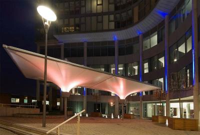 رافل اُن د لفت بانک