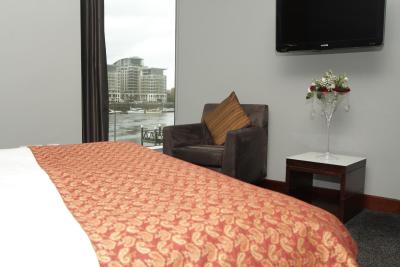 رافل اُن د لفت بانک