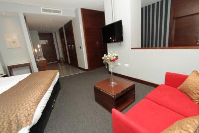 رافل اُن د لفت بانک