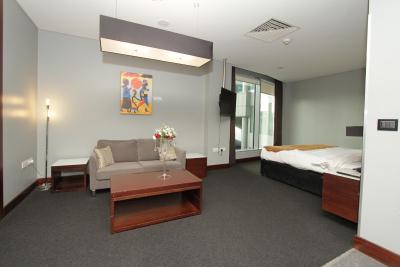 رافل اُن د لفت بانک