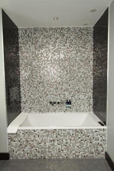 رافل اُن د لفت بانک