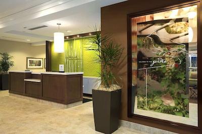 هیلتون گاردن این اسالت لاک سیتی آیرپرت