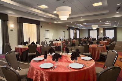 هیلتون گاردن این اسالت لاک سیتی آیرپرت