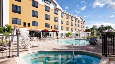 فور پوینتز بای شراتون فرت میرز آیرپرت