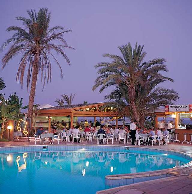ییانولا بیچ
