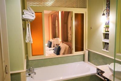 سالیل هتل سوخومویت سوی 11