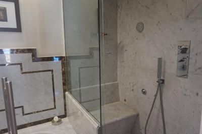 تروی پالاس لوکسوری این