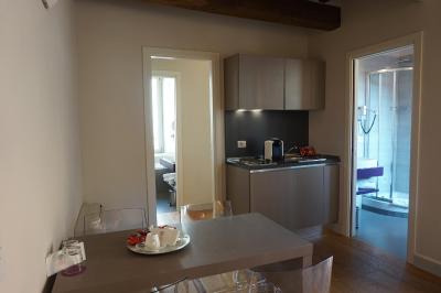 تروی پالاس لوکسوری این