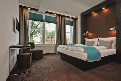 متل اُن ادینبورگه-ریال