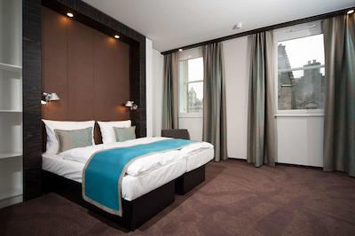 متل اُن ادینبورگه-ریال