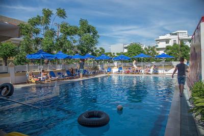 اراتو استودیز اند اپارتمنتز