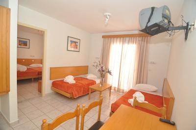 اراتو استودیز اند اپارتمنتز