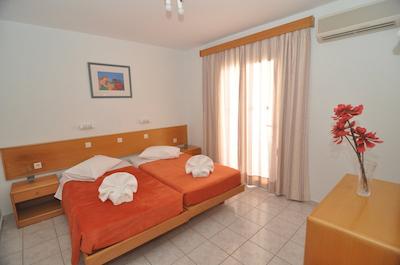 اراتو استودیز اند اپارتمنتز