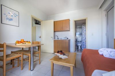 اراتو استودیز اند اپارتمنتز