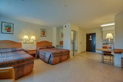 متل 6 بیلاکسی بیچ