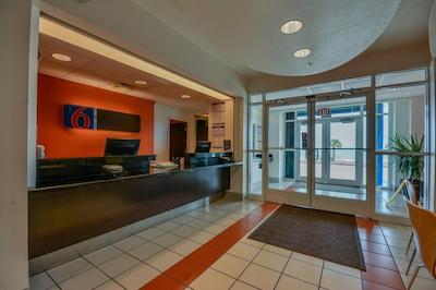 متل 6 بیلاکسی بیچ