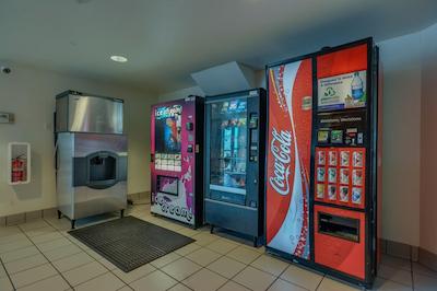 متل 6 بیلاکسی بیچ