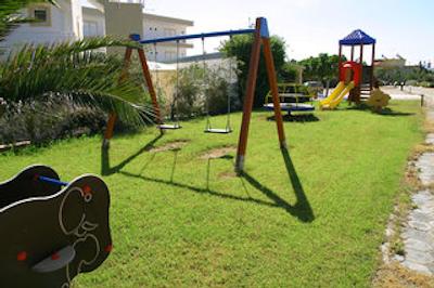 نیکلاز ویلاز