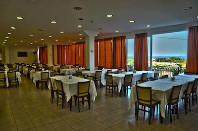 نیکلاز ویلاز