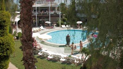 کلوب مرمید ویلیج